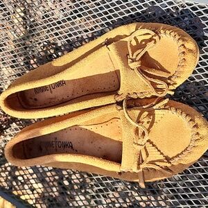 Minnetonka Moccasins Sz 10